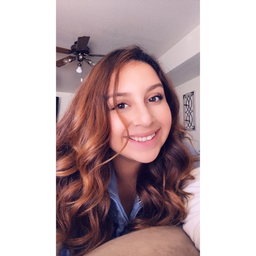 Meet your Posher, Paola